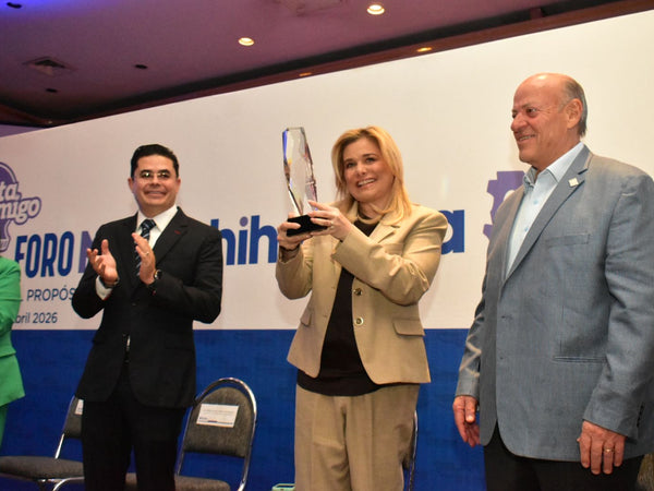 Cáritas de Chihuahua reconoce a Maru Campos por NutriChihuahua