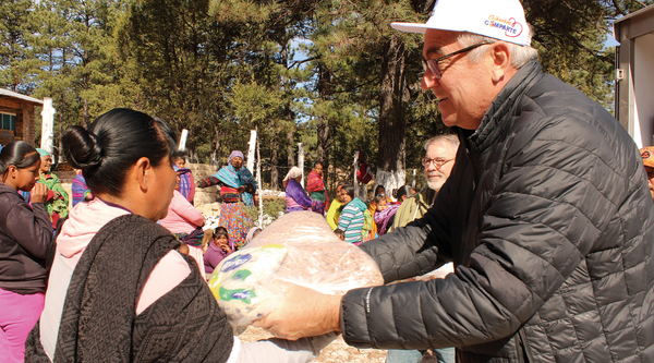 Entrega Cáritas alimento a 4 mil personas de la Zona Serrana