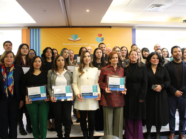 Recibe Cáritas de Chihuahua distintivo Empresa Comprometida con la salud 2024-2025