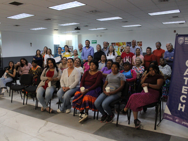 Imparte Cáritas de Chihuahua taller de Cocina Solar a beneficiarios